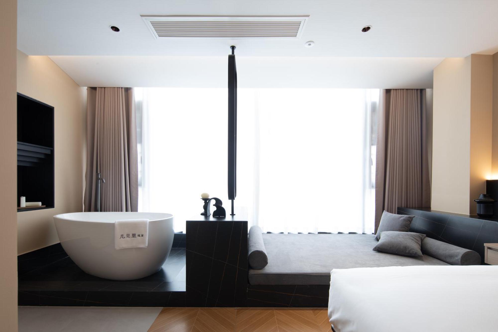 See You Soon At The Ritz Rose Summer Hotel San-ja Exteriér fotografie