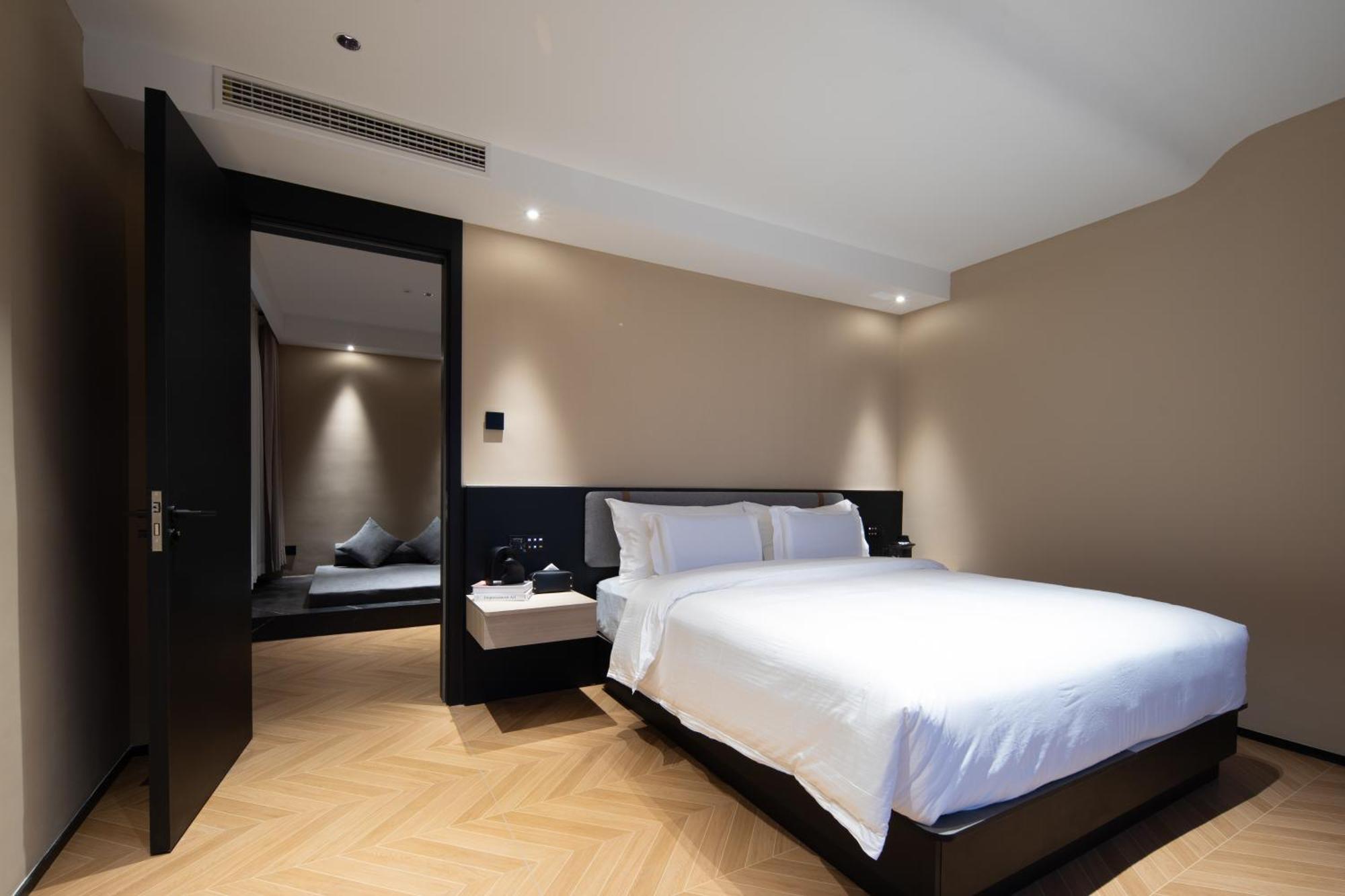 See You Soon At The Ritz Rose Summer Hotel San-ja Exteriér fotografie