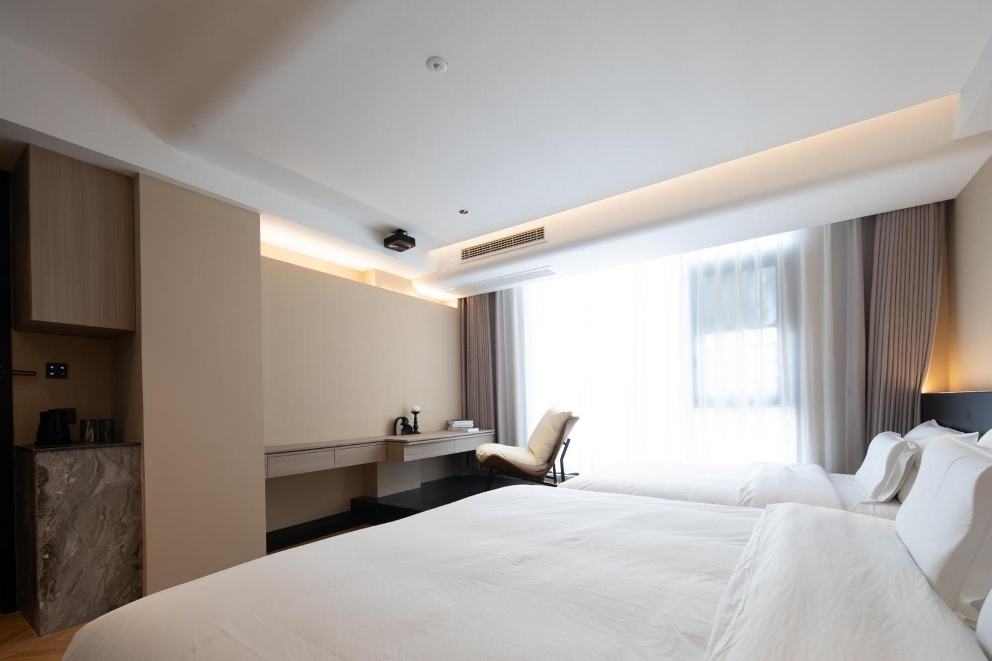 See You Soon At The Ritz Rose Summer Hotel San-ja Exteriér fotografie