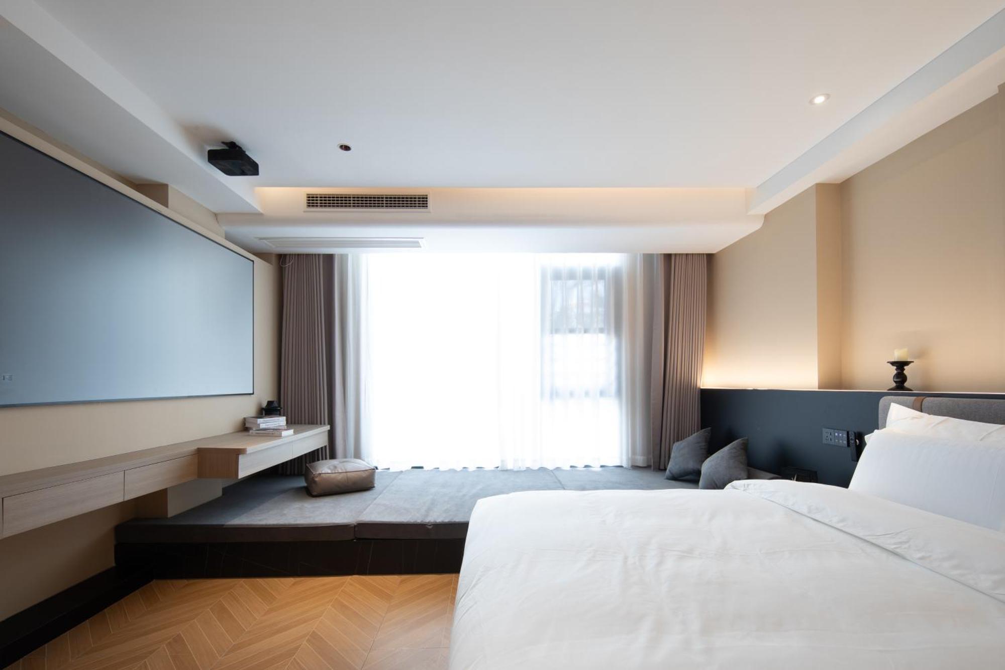 See You Soon At The Ritz Rose Summer Hotel San-ja Exteriér fotografie