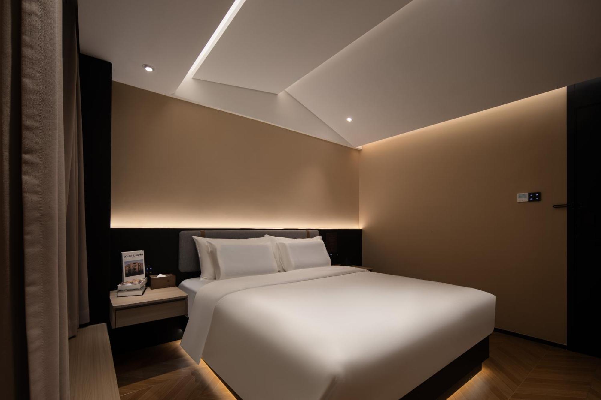 See You Soon At The Ritz Rose Summer Hotel San-ja Exteriér fotografie