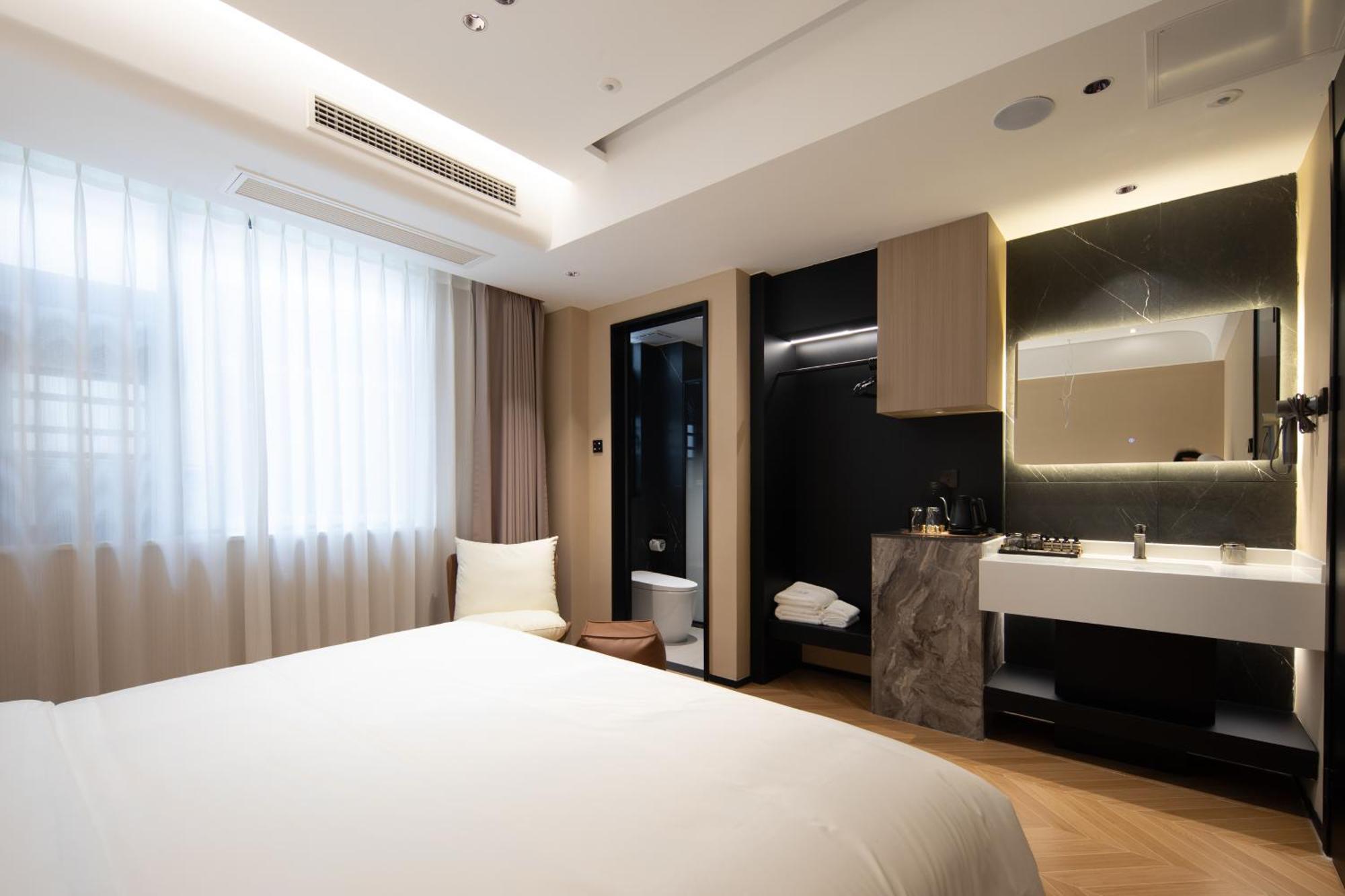See You Soon At The Ritz Rose Summer Hotel San-ja Exteriér fotografie