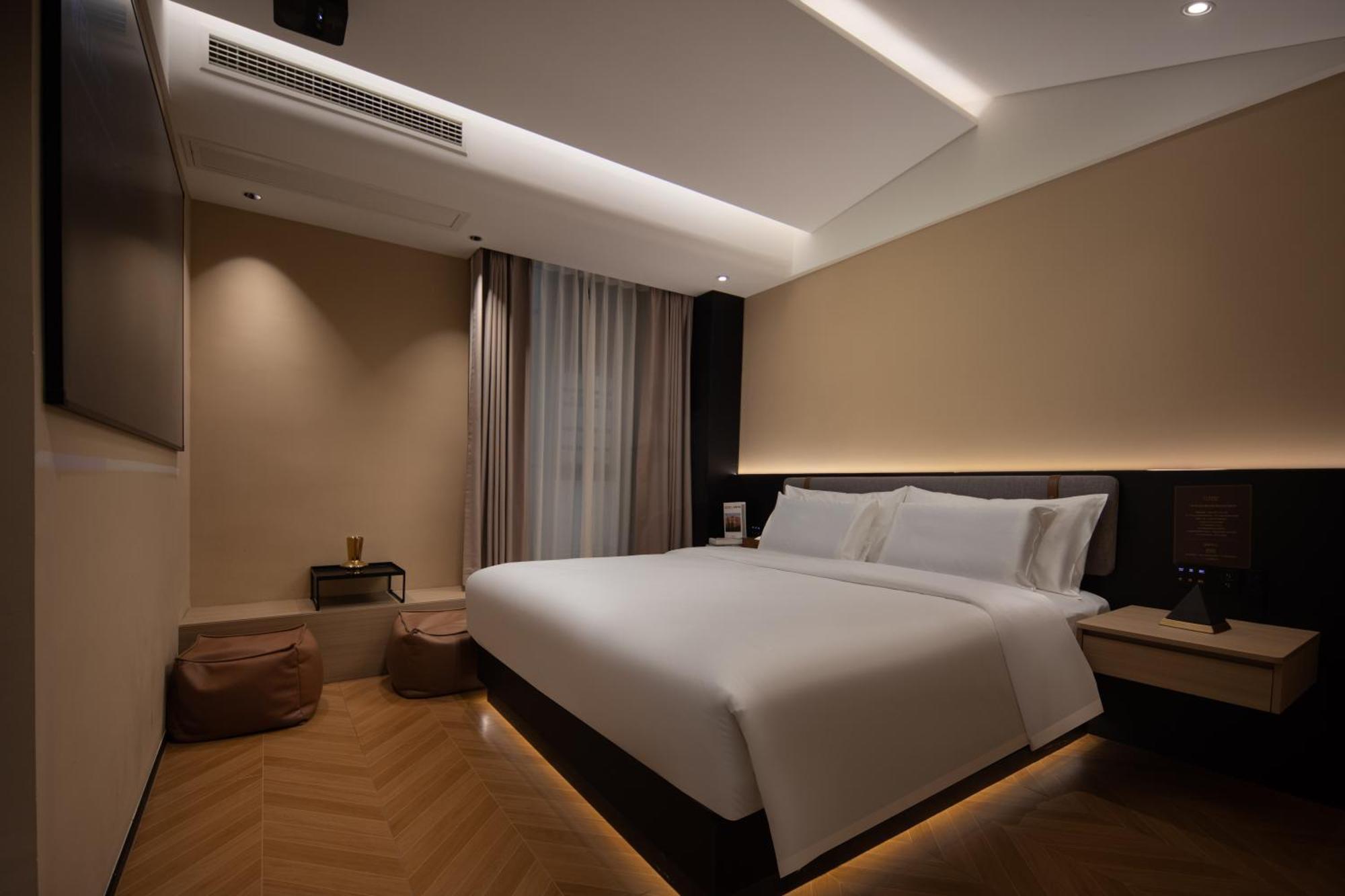 See You Soon At The Ritz Rose Summer Hotel San-ja Exteriér fotografie