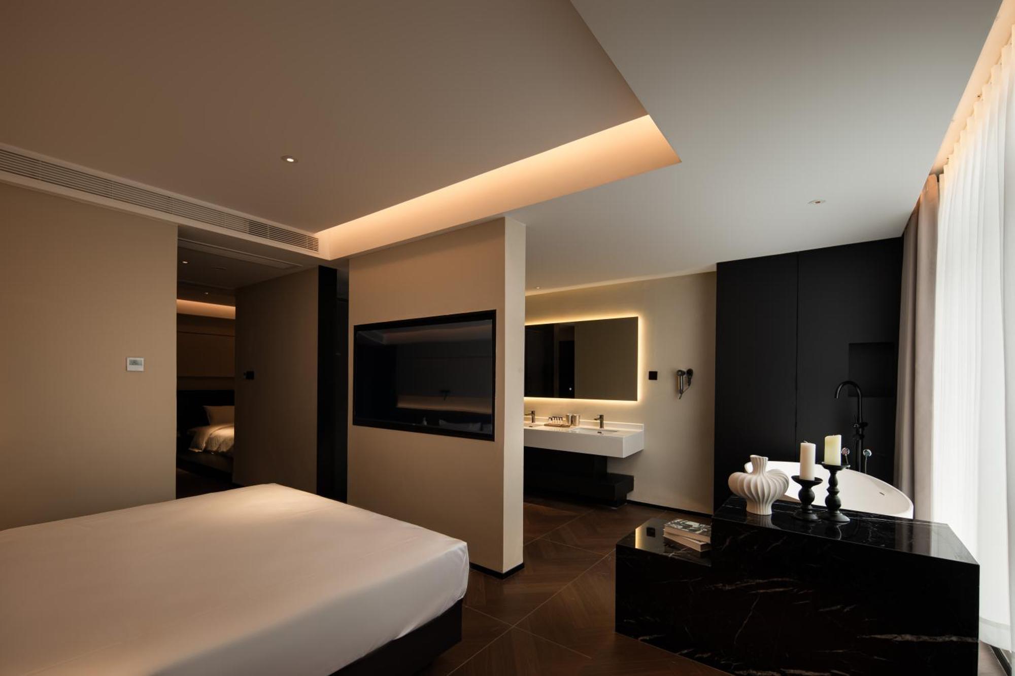 See You Soon At The Ritz Rose Summer Hotel San-ja Exteriér fotografie